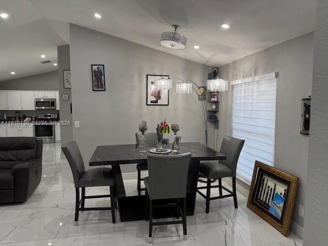 9530 Ashley Dr, Miramar, FL 33025