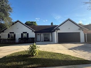 9530 Ashley Dr, Miramar, FL 33025