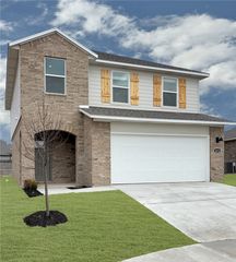 4745 W Folsom Street, Fayetteville, AR 72704