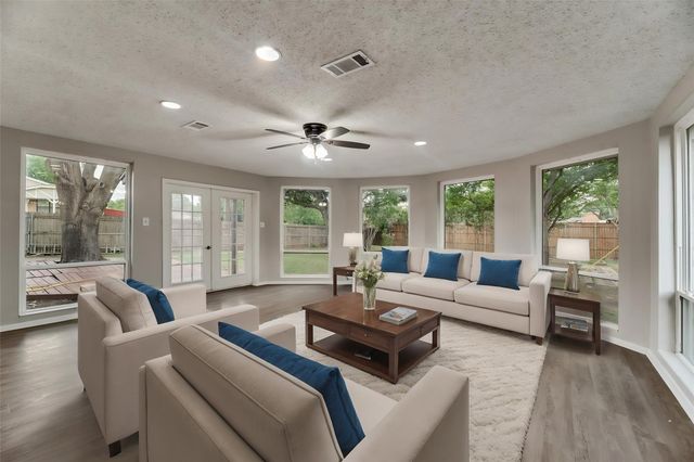 1108 Springdale Road, Bedford, TX 76021