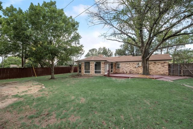1108 Springdale Road, Bedford, TX 76021