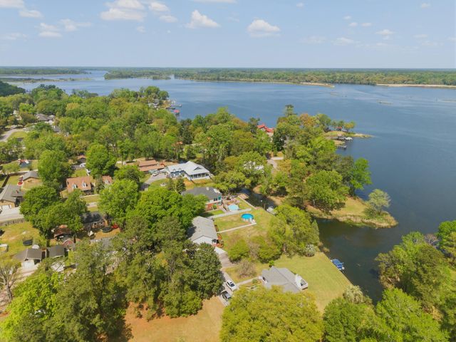 1805 Ringneck Road, Moncks Corner, SC 29461