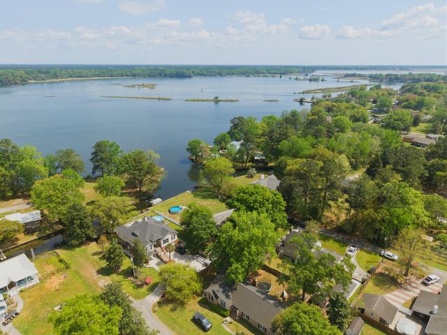 1805 Ringneck Road, Moncks Corner, SC 29461