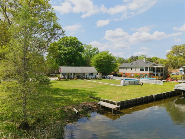 1805 Ringneck Road, Moncks Corner, SC 29461