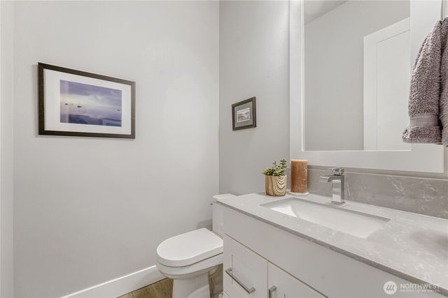 21811 SE 5th Place, Sammamish, WA 98074