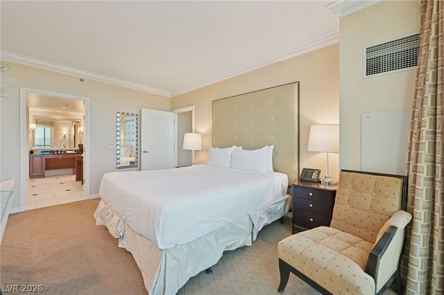 135 East Harmon Avenue 10714, Las Vegas, NV 89109