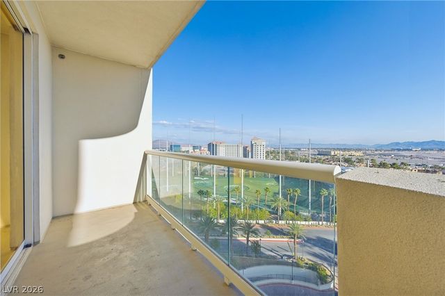 135 East Harmon Avenue 10714, Las Vegas, NV 89109