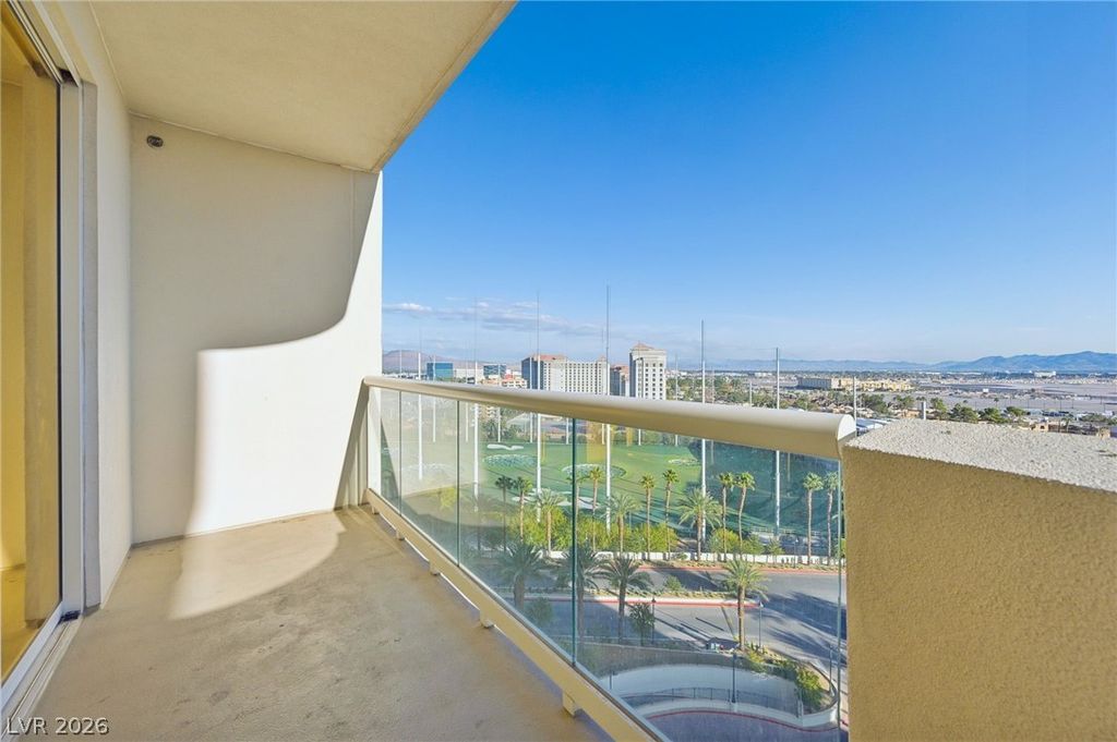 135 East Harmon Avenue 10714, Las Vegas, NV 89109 — photo 3