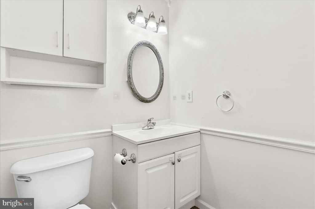 Image 17 of property listing at 7901 CITADEL DR, Severn, MD 21144