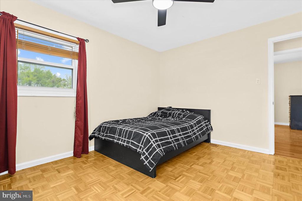 Image 19 of property listing at 7901 CITADEL DR, Severn, MD 21144