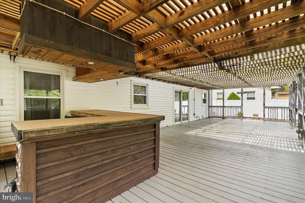 Image 34 of property listing at 7901 CITADEL DR, Severn, MD 21144