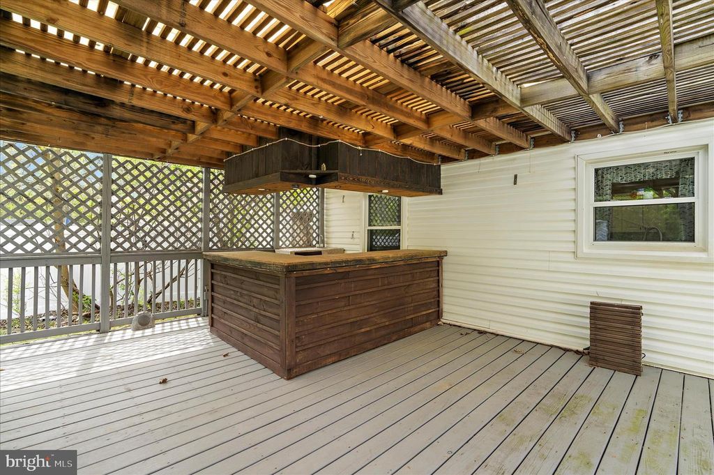 Image 35 of property listing at 7901 CITADEL DR, Severn, MD 21144