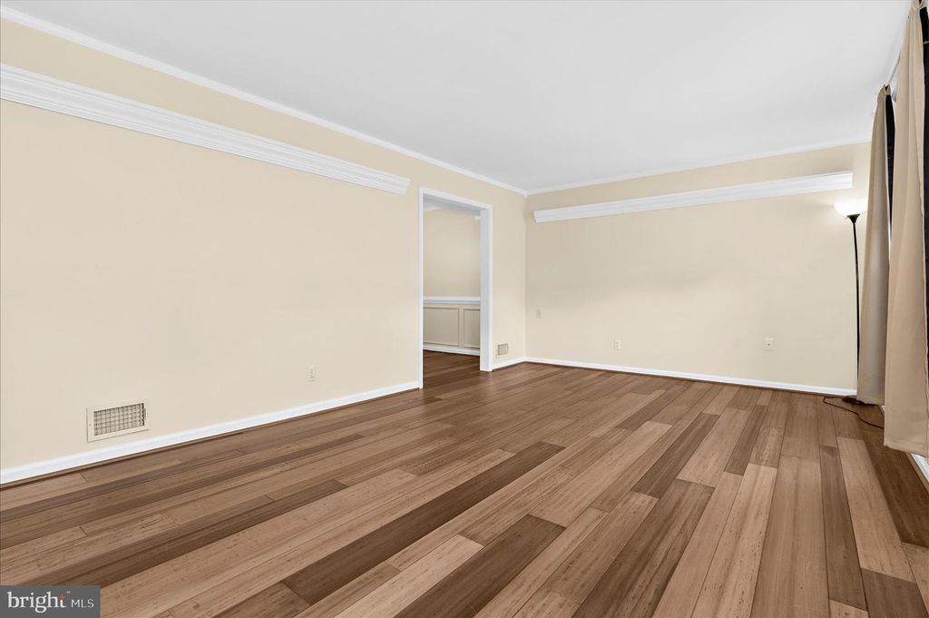 Image 7 of property listing at 7901 CITADEL DR, Severn, MD 21144