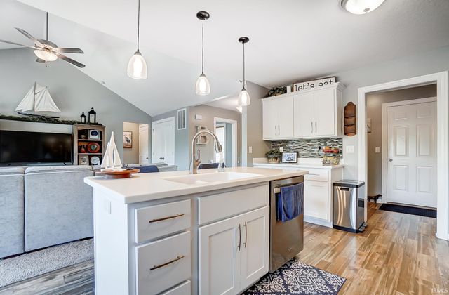 314 Laurelwood Lane, Kendallville, IN 46755