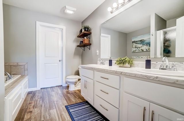 314 Laurelwood Lane, Kendallville, IN 46755