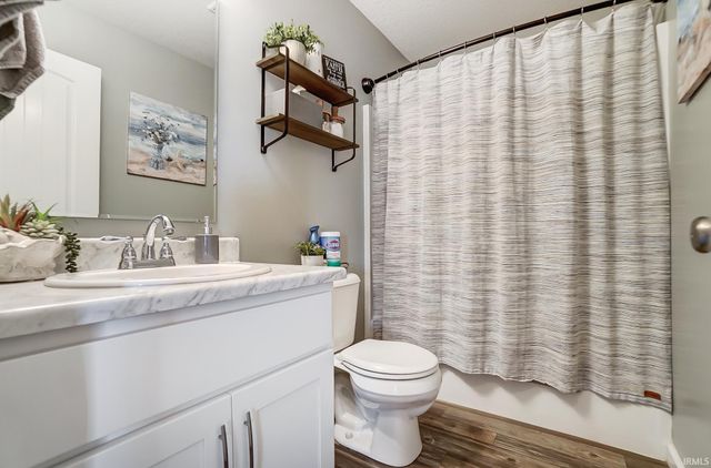 314 Laurelwood Lane, Kendallville, IN 46755