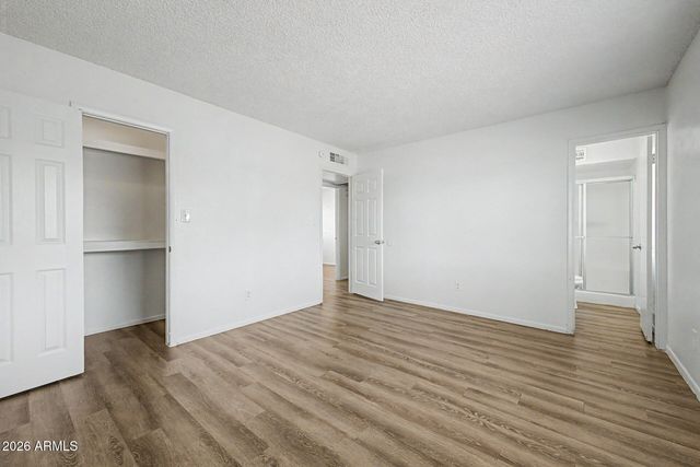 7506 W TURNEY Avenue, Phoenix, AZ 85033