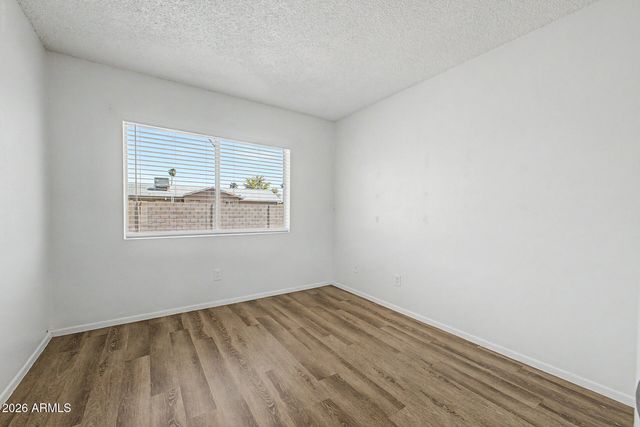 7506 W TURNEY Avenue, Phoenix, AZ 85033
