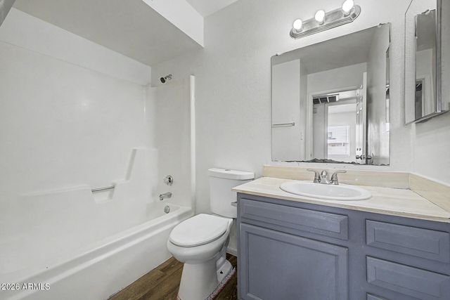 7506 W TURNEY Avenue, Phoenix, AZ 85033