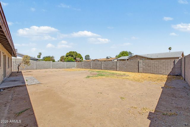 7506 W TURNEY Avenue, Phoenix, AZ 85033