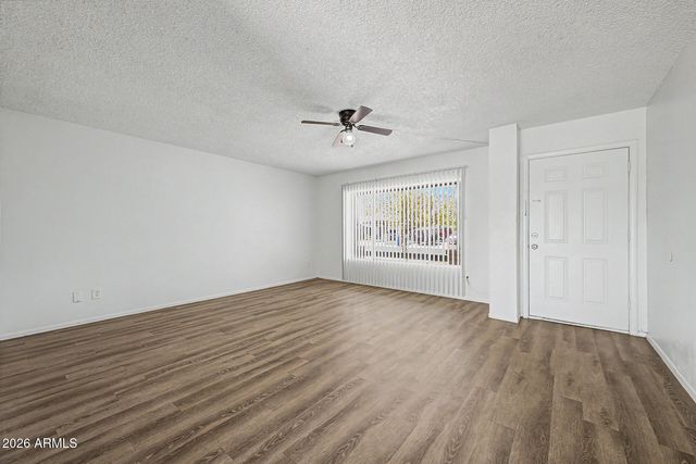 7506 W TURNEY Avenue, Phoenix, AZ 85033