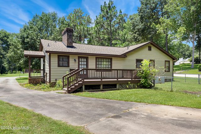 304 Foxhall Drive, Rocky Mount, NC 27804