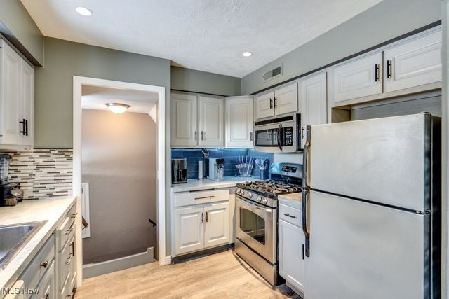 6490 Grosse Drive, Brook Park, OH 44142