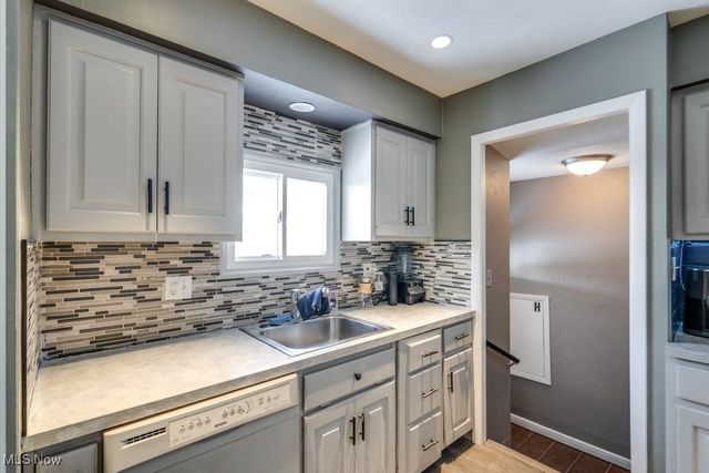 6490 Grosse Drive, Brook Park, OH 44142