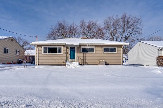 6490 Grosse Drive, Brook Park, OH 44142