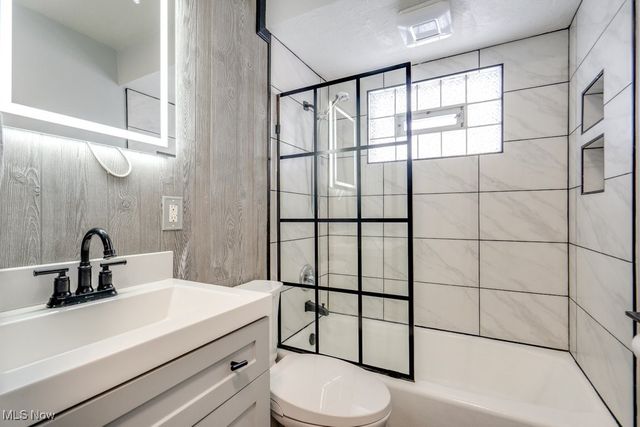 6490 Grosse Drive, Brook Park, OH 44142