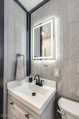 6490 Grosse Drive, Brook Park, OH 44142