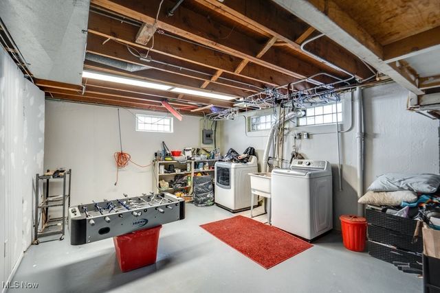 6490 Grosse Drive, Brook Park, OH 44142