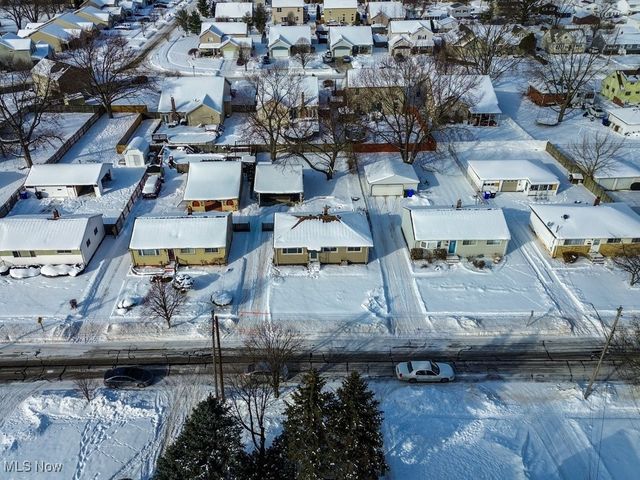 6490 Grosse Drive, Brook Park, OH 44142