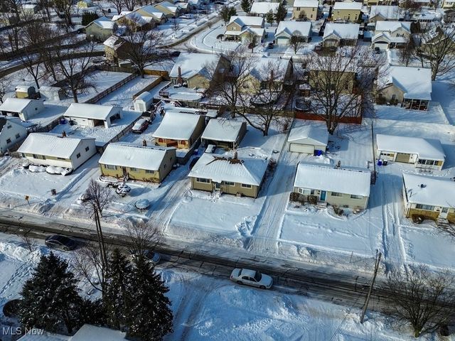 6490 Grosse Drive, Brook Park, OH 44142