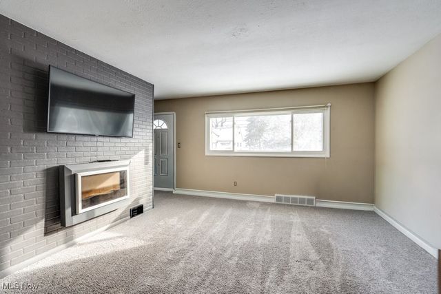 6490 Grosse Drive, Brook Park, OH 44142