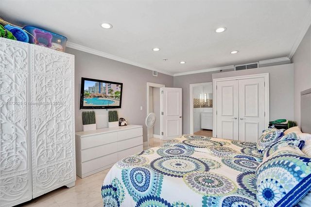 5225 Collins Ave PH7, Miami Beach, FL 33140