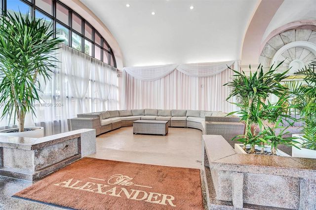 5225 Collins Ave PH7, Miami Beach, FL 33140