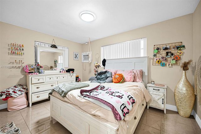 1811 Utopia Dr, Miramar, FL 33023