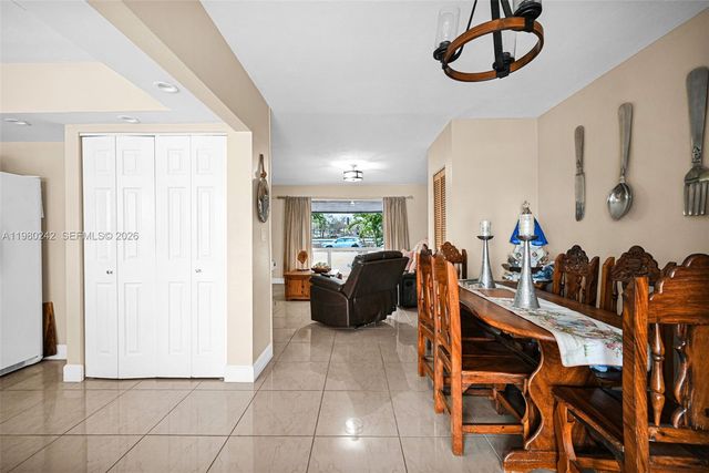 1811 Utopia Dr, Miramar, FL 33023