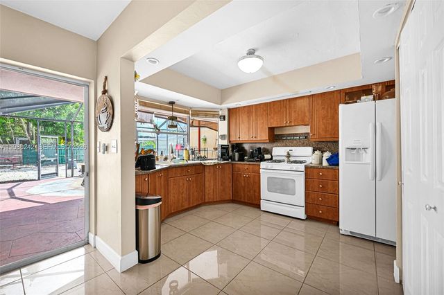 1811 Utopia Dr, Miramar, FL 33023