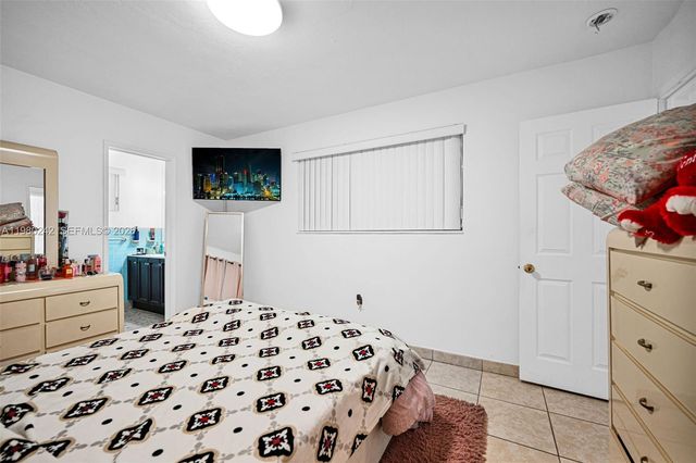 1811 Utopia Dr, Miramar, FL 33023