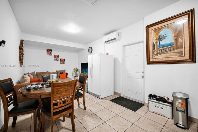 1811 Utopia Dr, Miramar, FL 33023