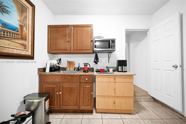 1811 Utopia Dr, Miramar, FL 33023