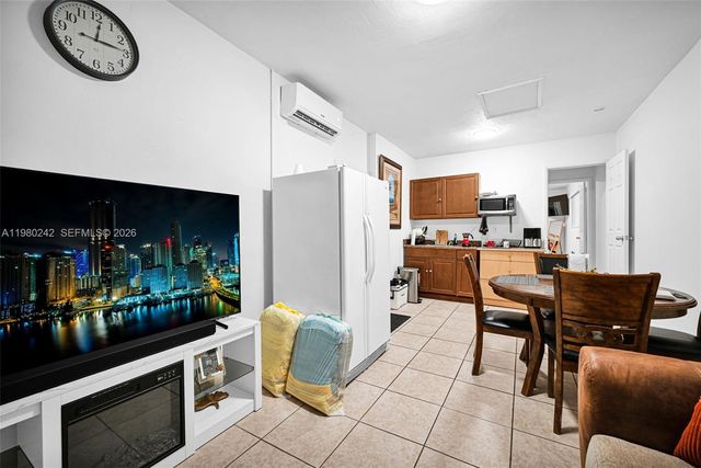 1811 Utopia Dr, Miramar, FL 33023