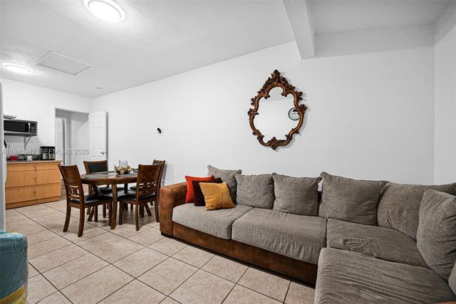 1811 Utopia Dr, Miramar, FL 33023