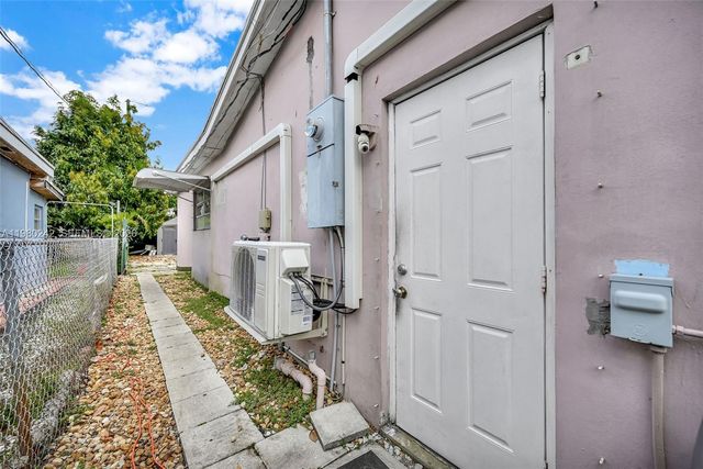 1811 Utopia Dr, Miramar, FL 33023