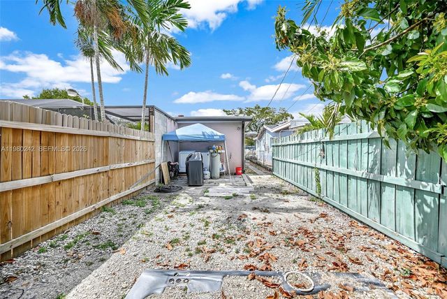 1811 Utopia Dr, Miramar, FL 33023