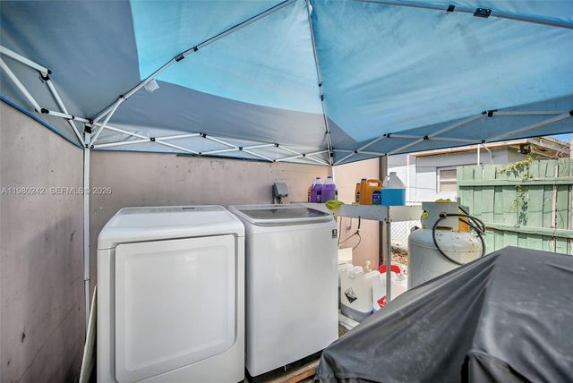 1811 Utopia Dr, Miramar, FL 33023