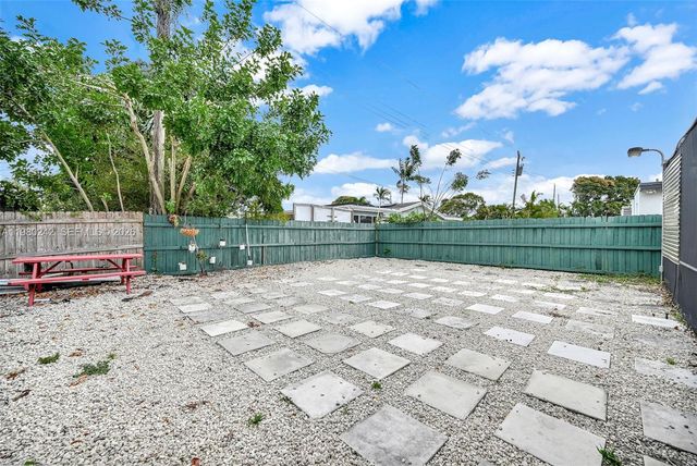 1811 Utopia Dr, Miramar, FL 33023