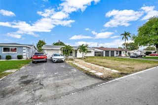 1811 Utopia Dr, Miramar, FL 33023